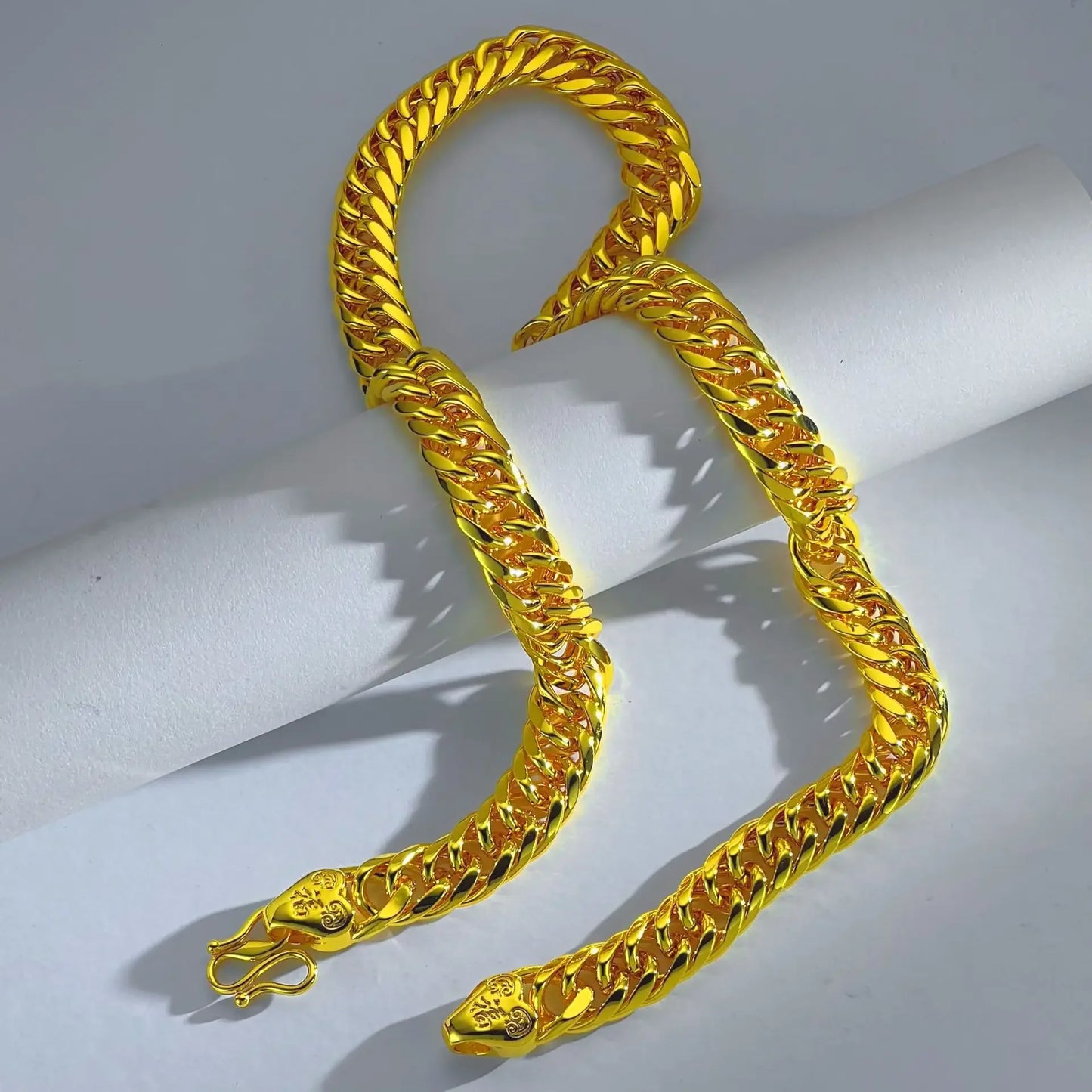 Thick Gold Fu Buckle Boss Necklace