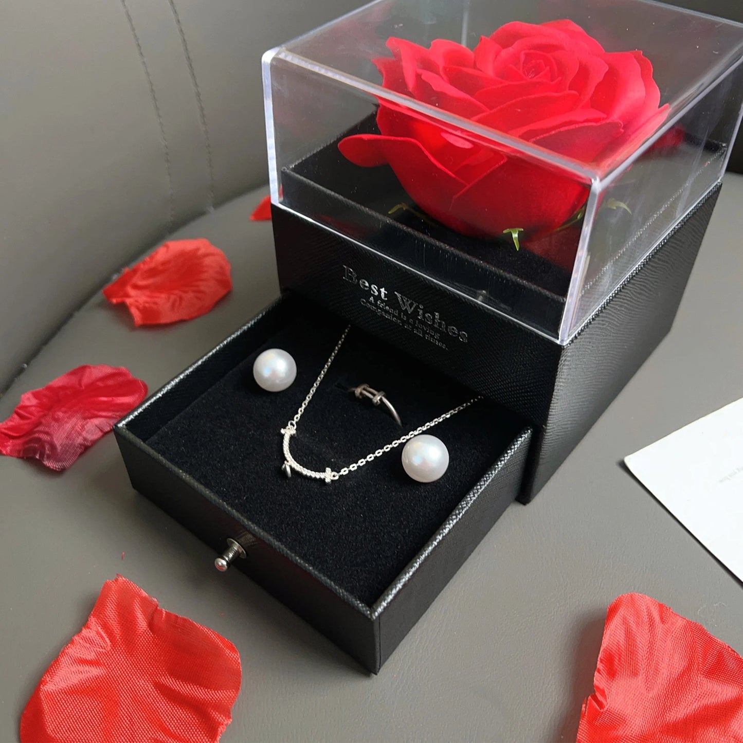 Sparkling Heart Love Necklace with Luxurious Rose