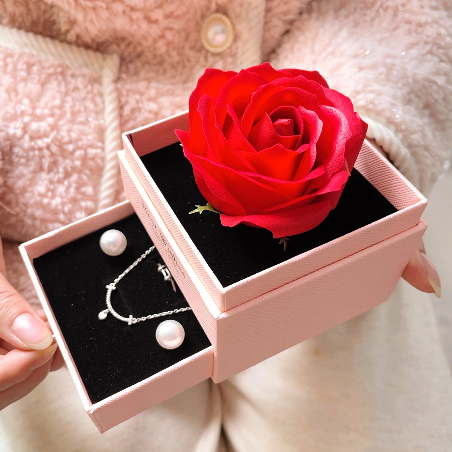 Sparkling Heart Love Necklace with Luxurious Rose