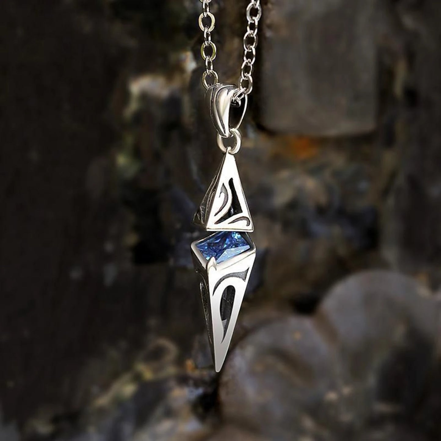 Stylish Blue Stone Pendant Necklace